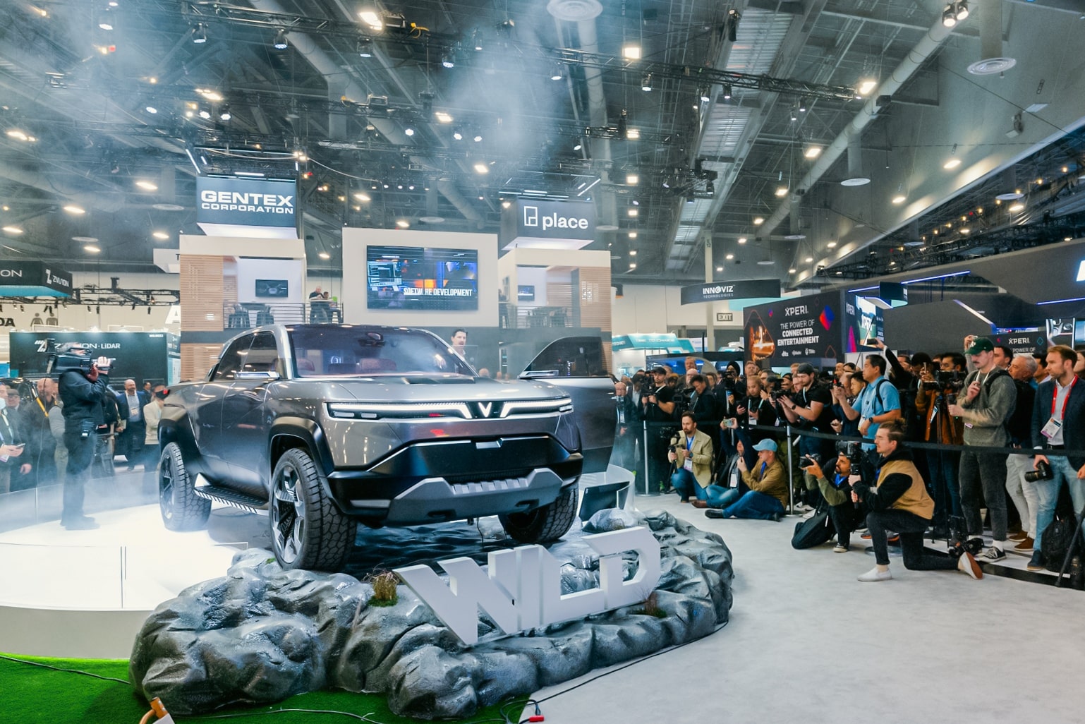 VINFAST UNVEILS NEW ELECTRIC PICKUP TRUCK CONCEPT – VF WILD